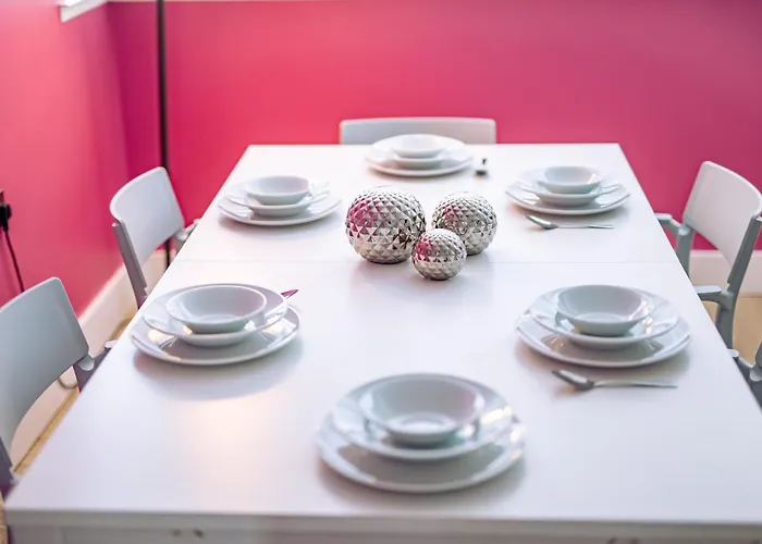 Russell Square Apartment