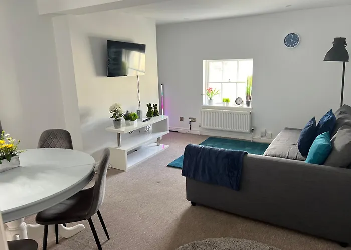 Russell Square Apartment
